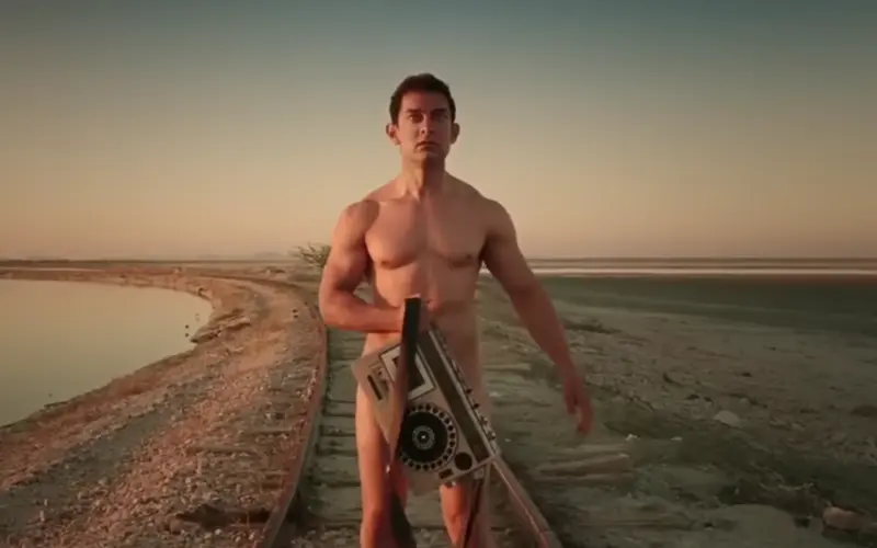 Aamir Khan plays an alien in PK