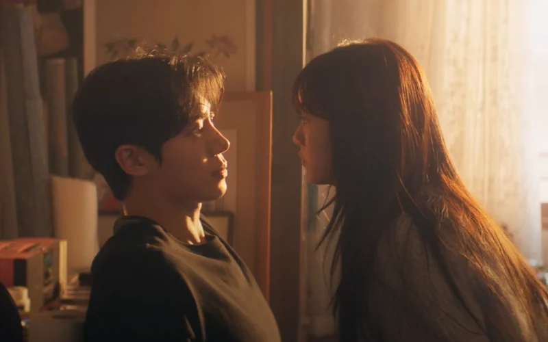 Cho Yi-hyun, Choo Young-woo in Head over heels ott release