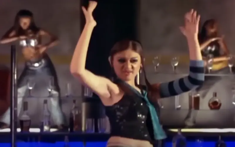 Shefali Jariwala dancing in iconic Kaanta Laga music video scene