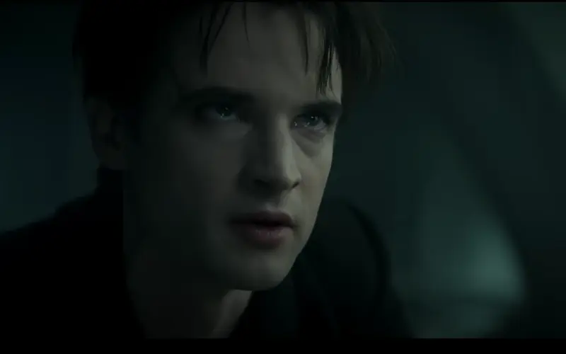 Tom Sturridge in The Sandman