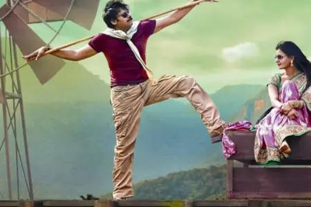 Pawan Kalyan and Samantha Ruth in Attarintiki Daredi movie