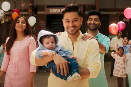 kunal kemmu holding a baby in single papa